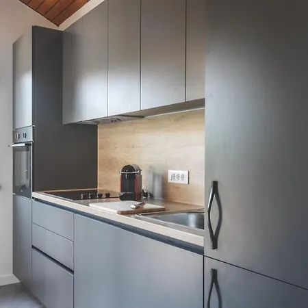 Center Golden Ray Apartment