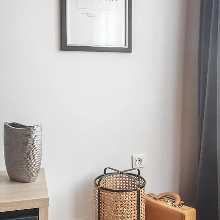 Center Golden Ray Apartment Bol